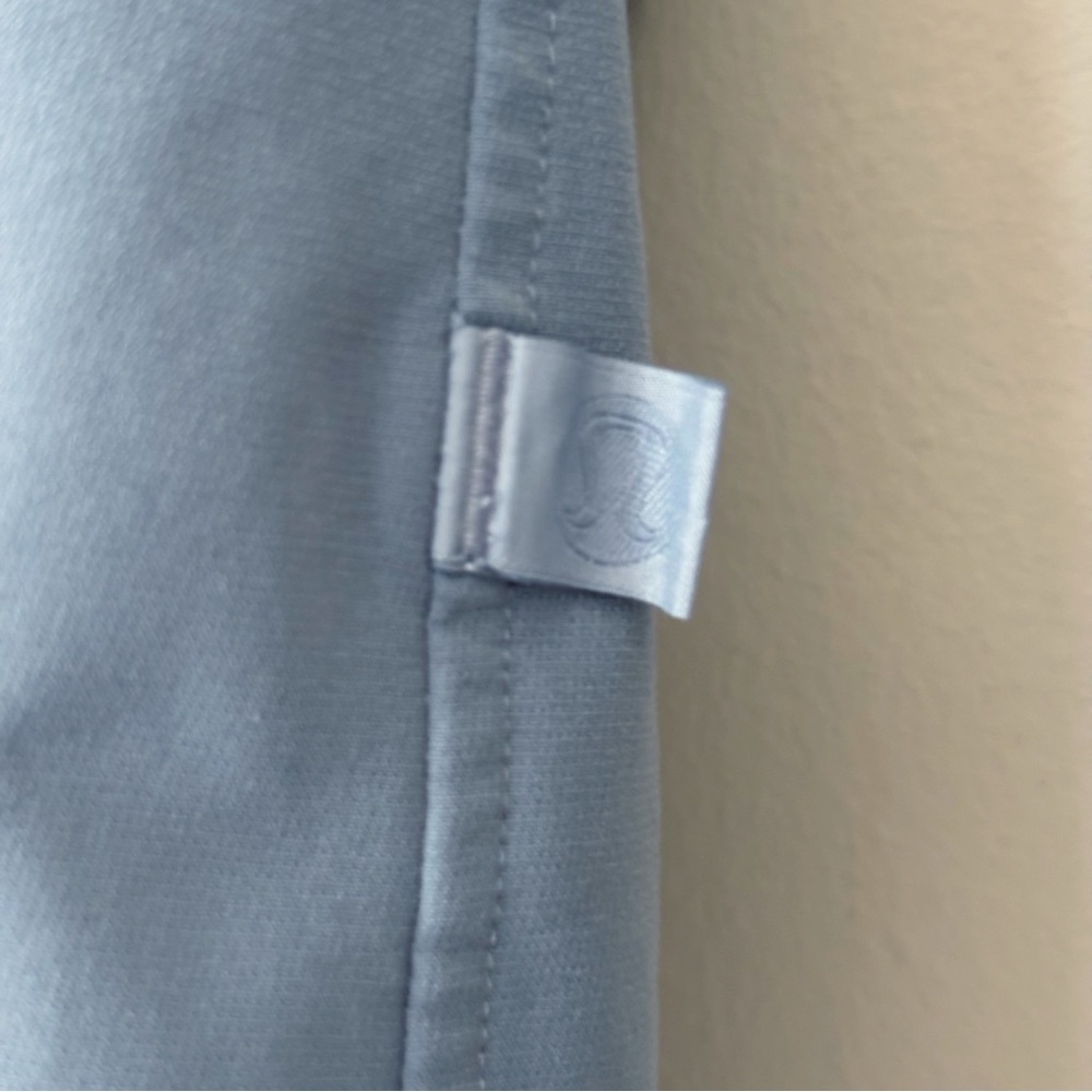 Lululemon New Venture Long Sleeve Shirt Small Chambray Blue Athleisure - Picture 4 of 7